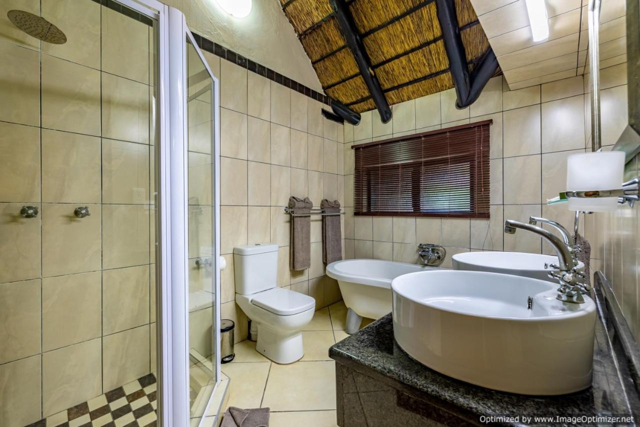 Zulu Nyala Game Lodge Hluhluwe Ngoại thất bức ảnh