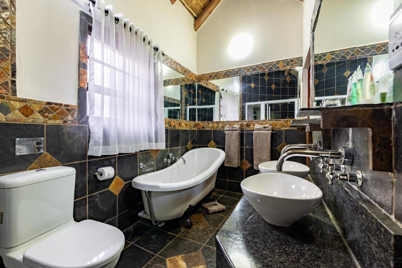 Zulu Nyala Game Lodge Hluhluwe Ngoại thất bức ảnh