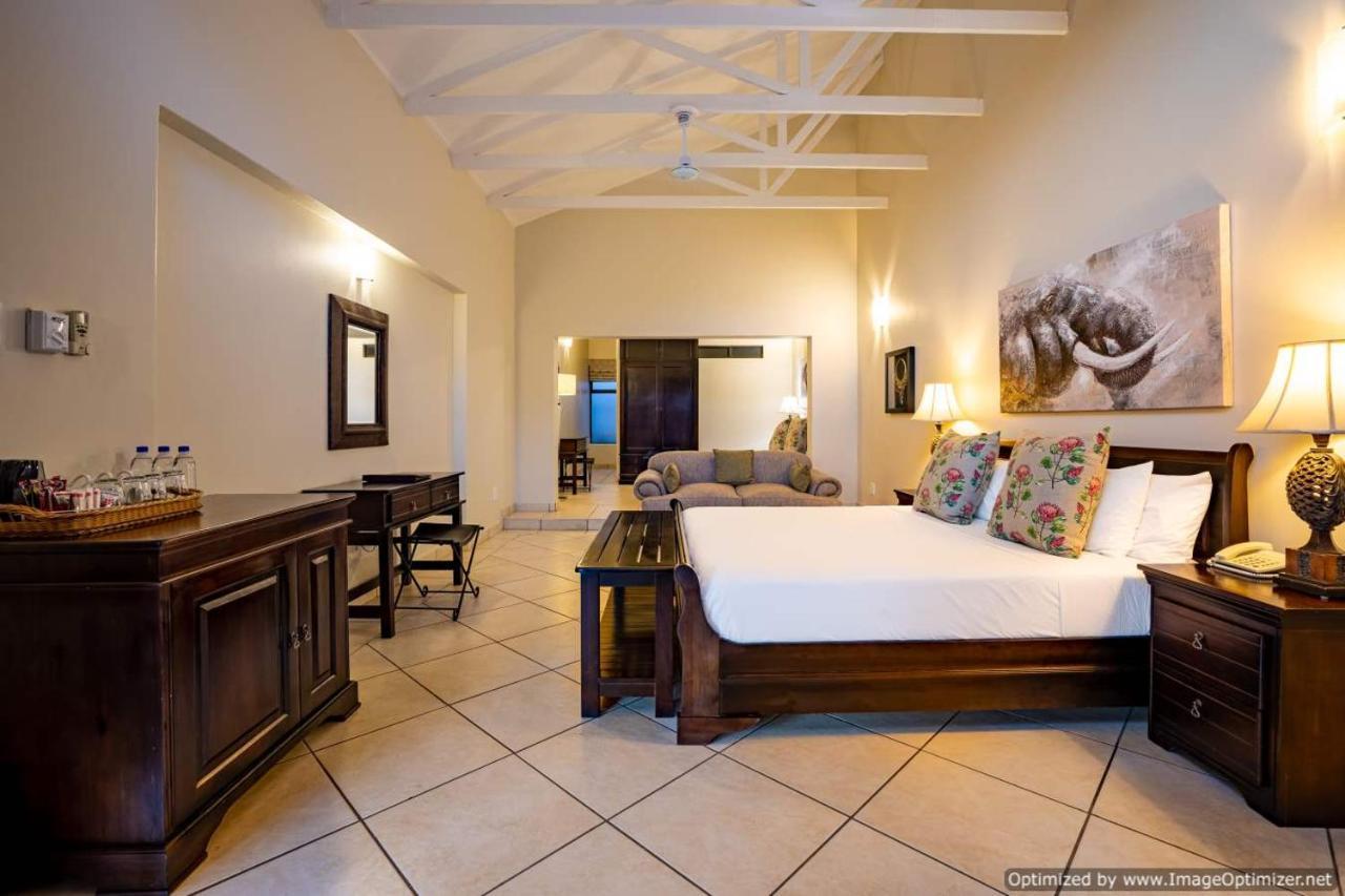 Zulu Nyala Game Lodge Hluhluwe Ngoại thất bức ảnh