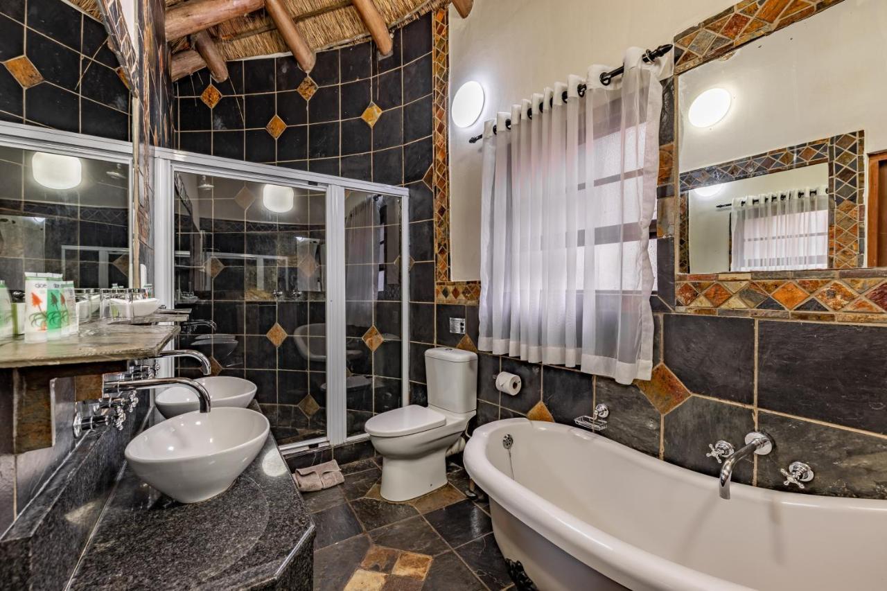Zulu Nyala Game Lodge Hluhluwe Ngoại thất bức ảnh